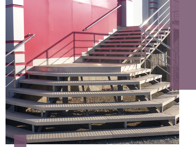 Лестницы для магазина в Чайковском — изготовление и монтаж