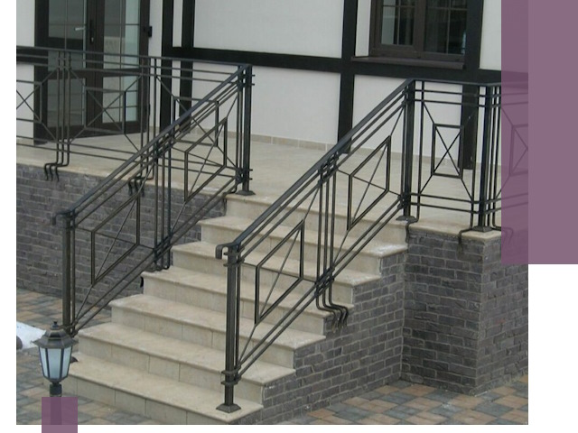 Перила для крыльца в Чайковском — монтаж, изготовление и установка