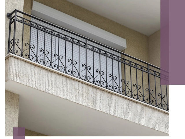 Балконные ограждения из металла и стекла в Чайковском для домов