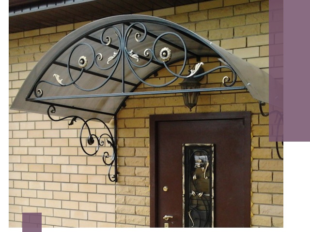 Изготовление козырьков из металла под ключ в Чайковском